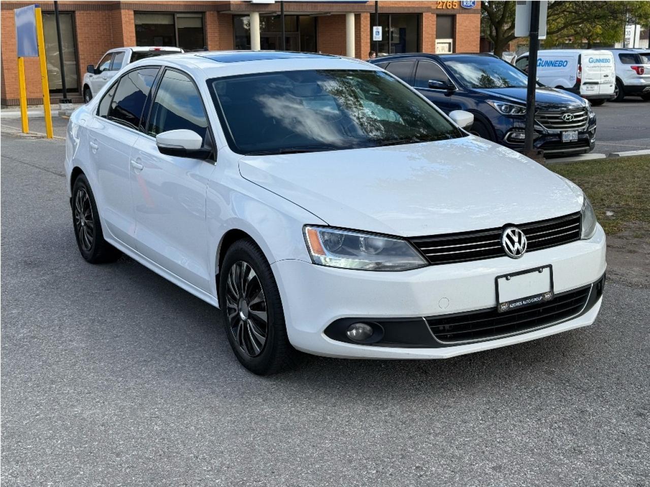 2014 Volkswagen Jetta Sedan TDI Fuel Effecient Diesel Engine Photo