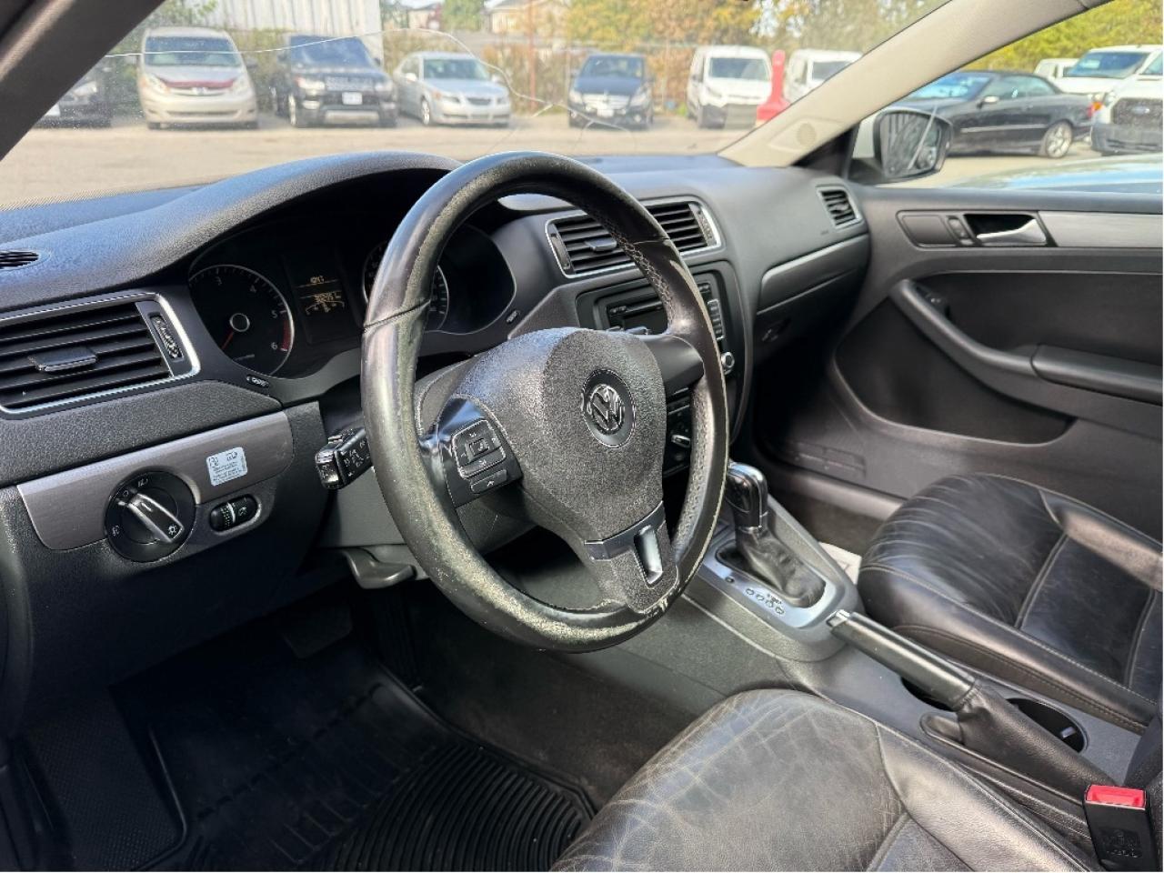 2014 Volkswagen Jetta Sedan TDI Fuel Effecient Diesel Engine Photo