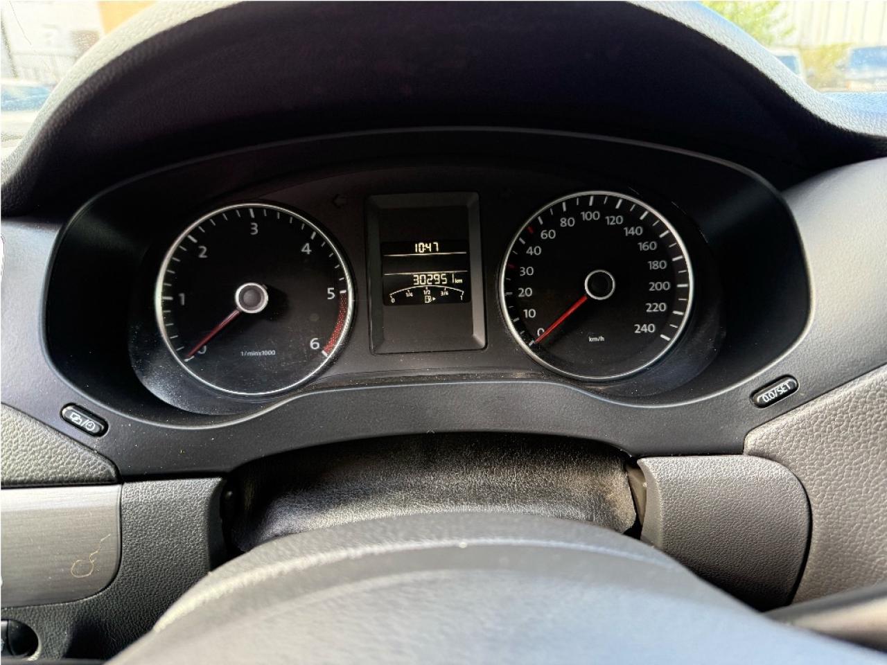 2014 Volkswagen Jetta Sedan TDI Fuel Effecient Diesel Engine Photo