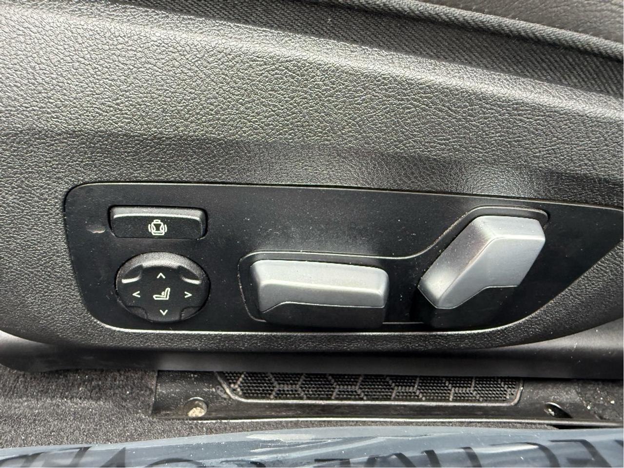 2019 BMW 8 Series M850i xDrive Cabriolet CleanCarfax FullyLoaded Photo