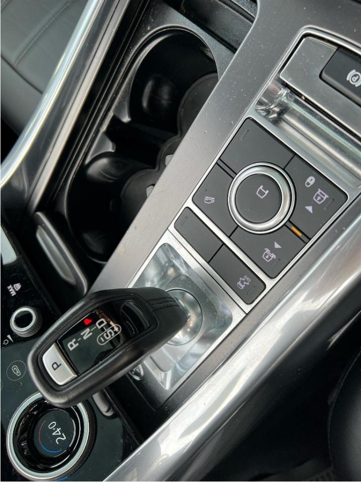 2020 Land Rover Range Rover Sport MHEV Loaded Clean Carfax Low KMs Certified Photo