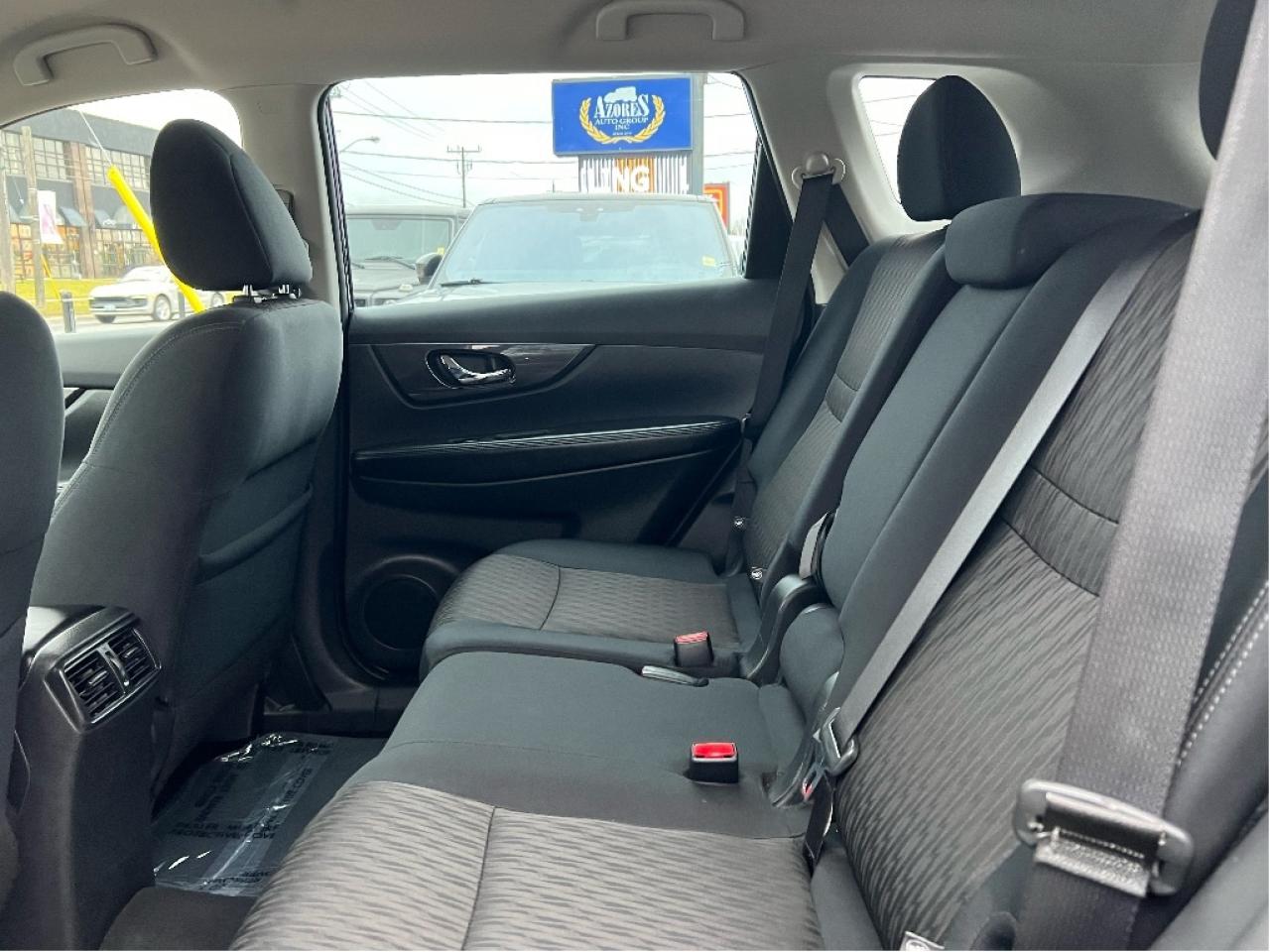 2018 Nissan Rogue Clean Carfax Certified Back Up Camera Bluetooth Photo