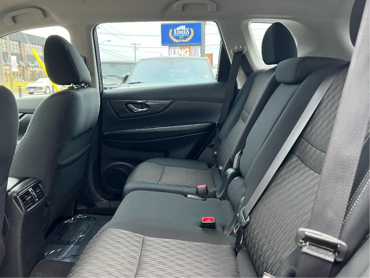 2018 Nissan Rogue Clean Carfax Certified Back Up Camera Bluetooth Photo