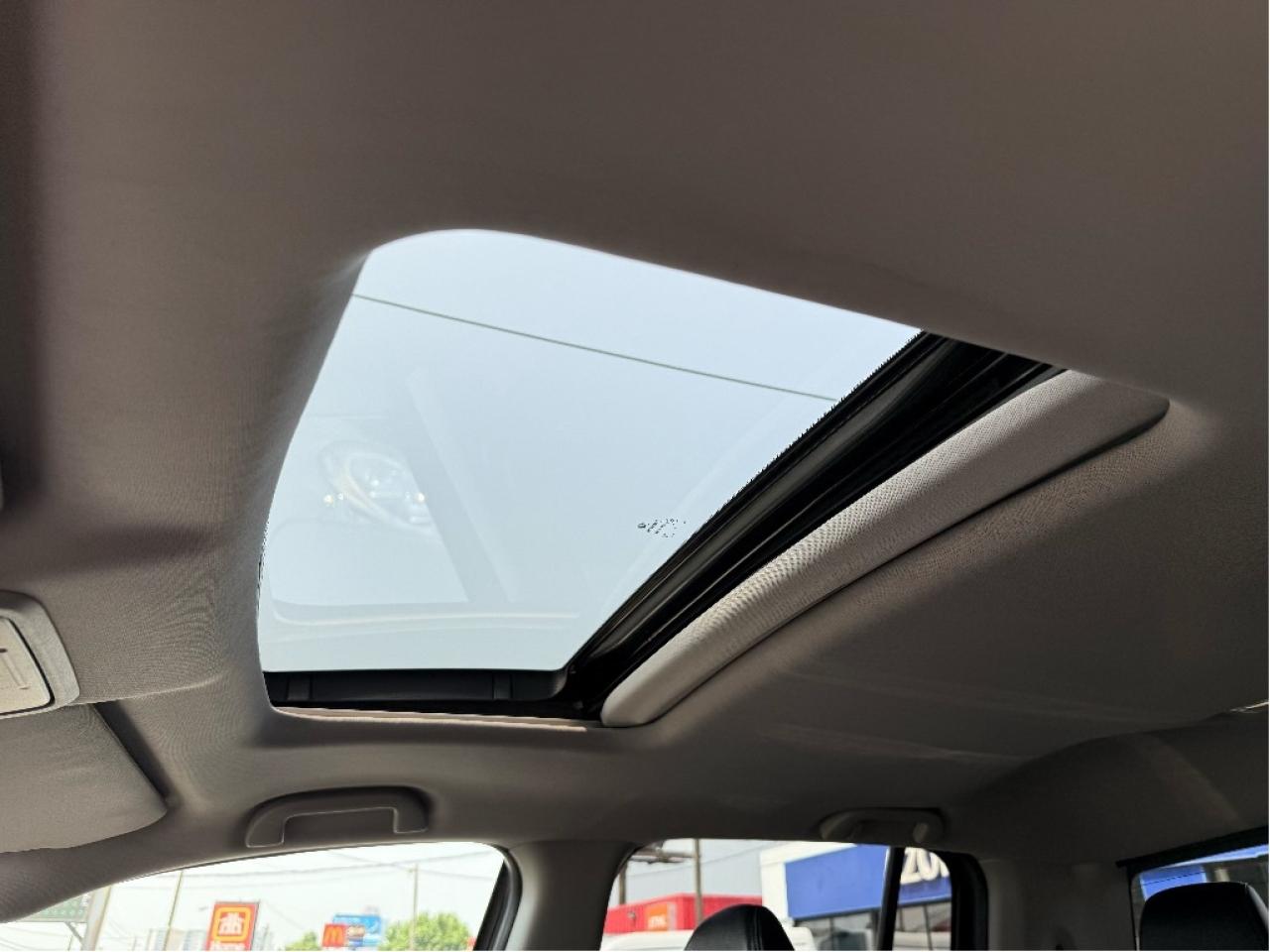 2017 Honda Ridgeline Touring CrewCab FullyLoaded DriveAssistPack LowKMs Photo