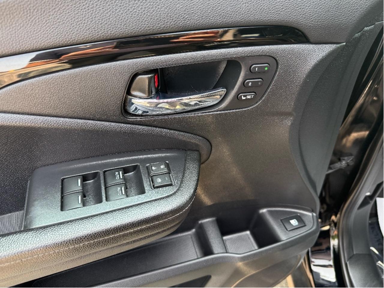 2017 Honda Ridgeline Touring CrewCab FullyLoaded DriveAssistPack LowKMs Photo