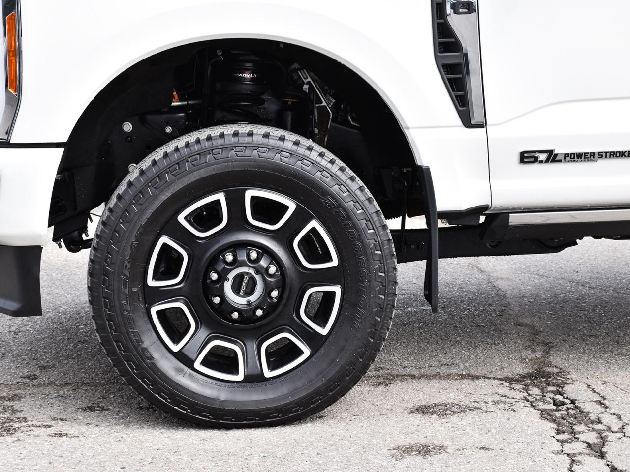 2023 Ford F-250 Platinum FX4 Super Crew 4x4 ~Pano Roof ~B&O Audio Photo