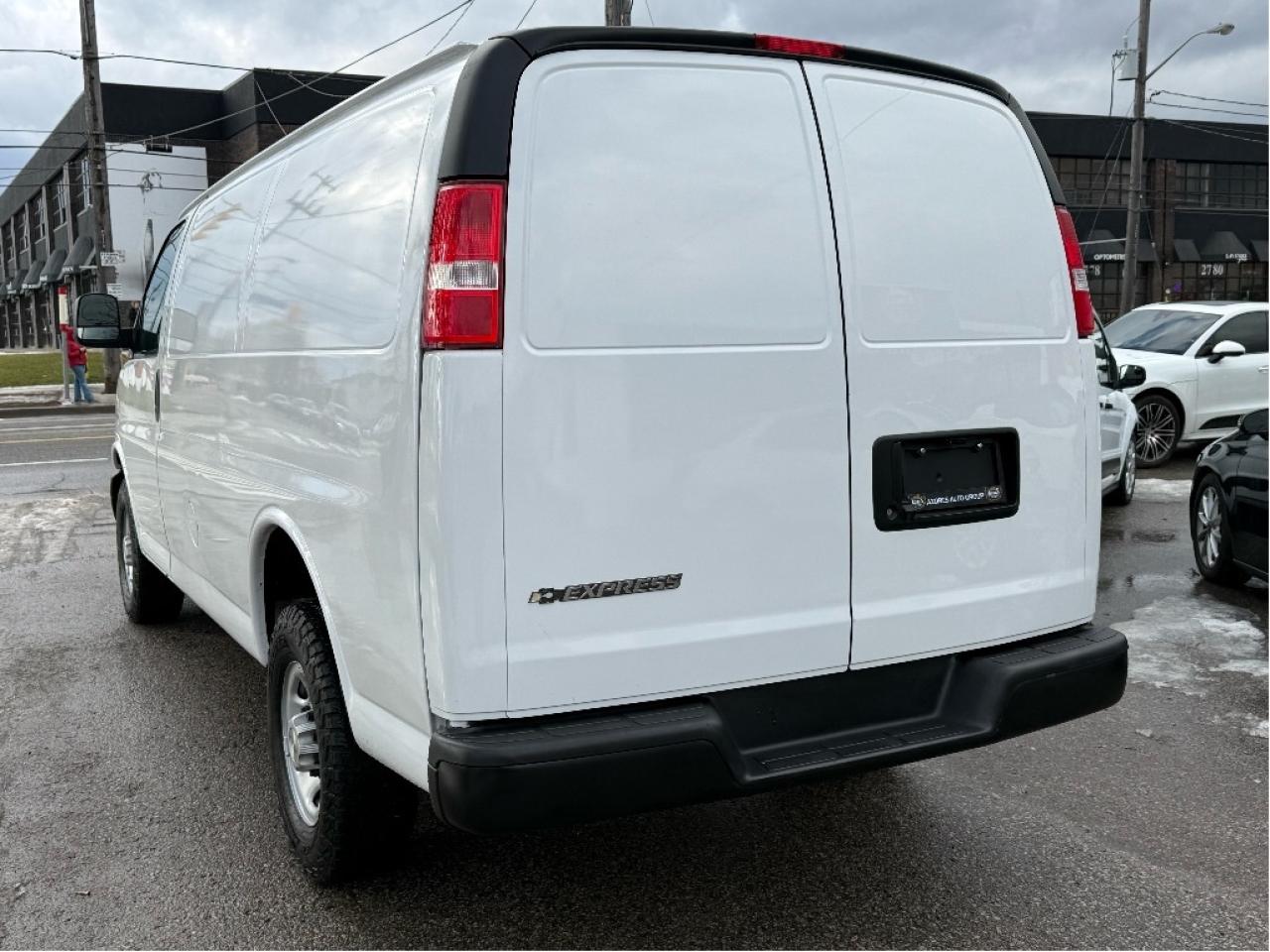 2022 Chevrolet Express 2500 135 WheelBase BackUpCam Warranty Certified Photo3