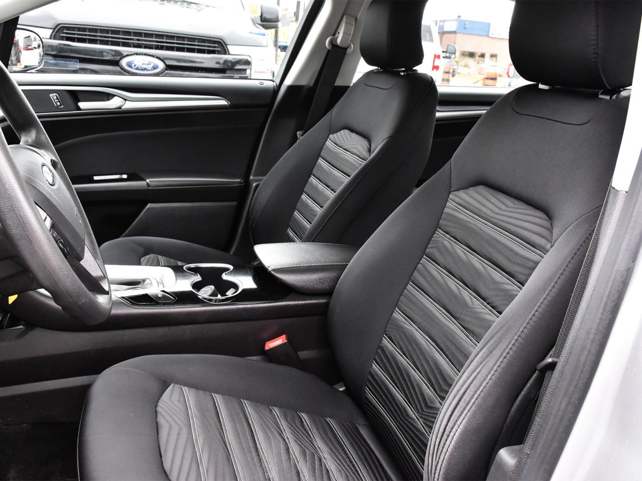 2016 Ford Fusion SE ~Power Seats ~Bluetooth ~Camera ~Alloys ~A/C Photo