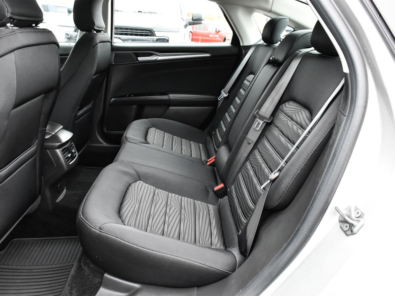 2016 Ford Fusion SE ~Power Seats ~Bluetooth ~Camera ~Alloys ~A/C Photo