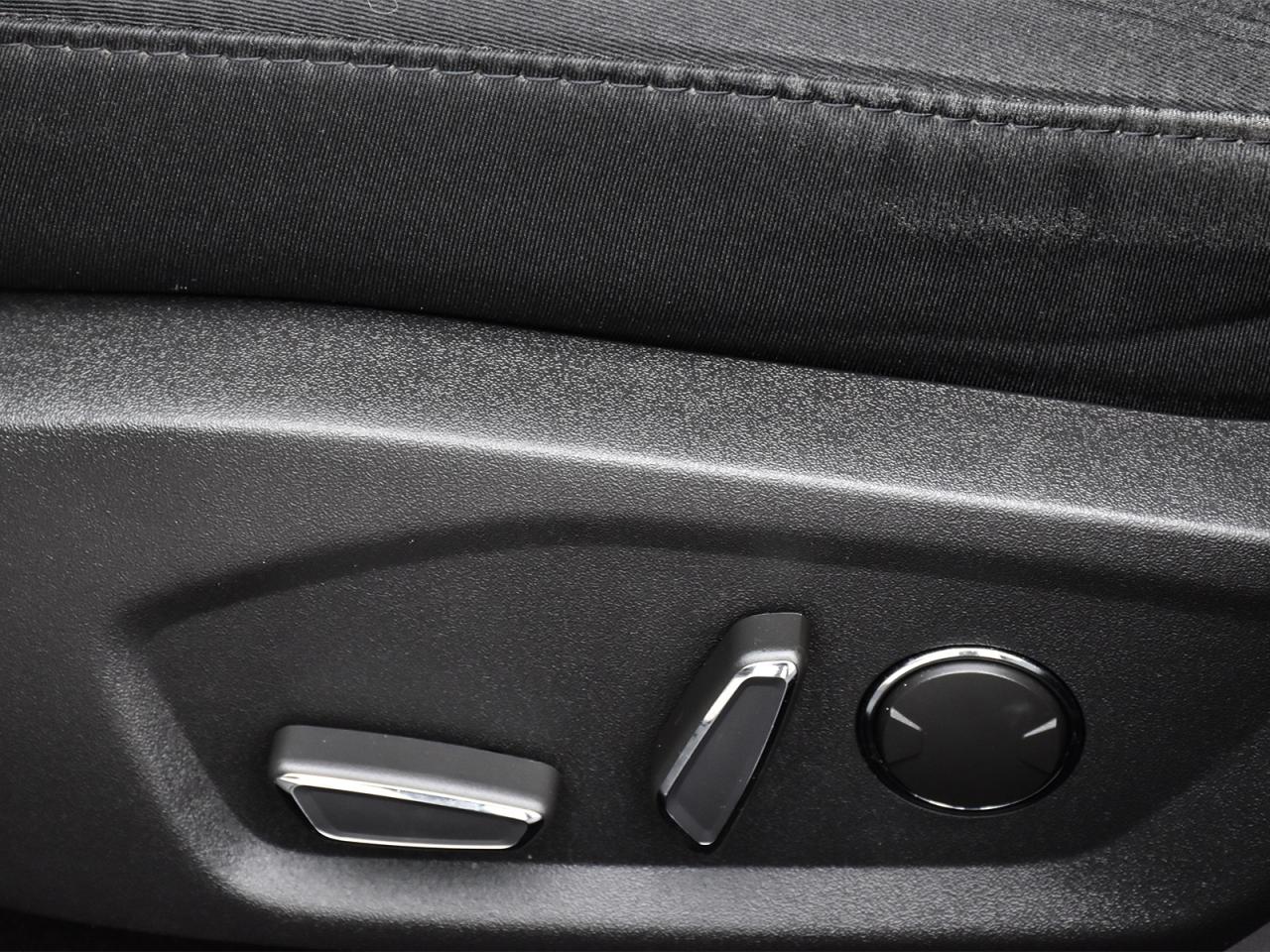 2016 Ford Fusion SE ~Power Seats ~Bluetooth ~Camera ~Alloys ~A/C Photo