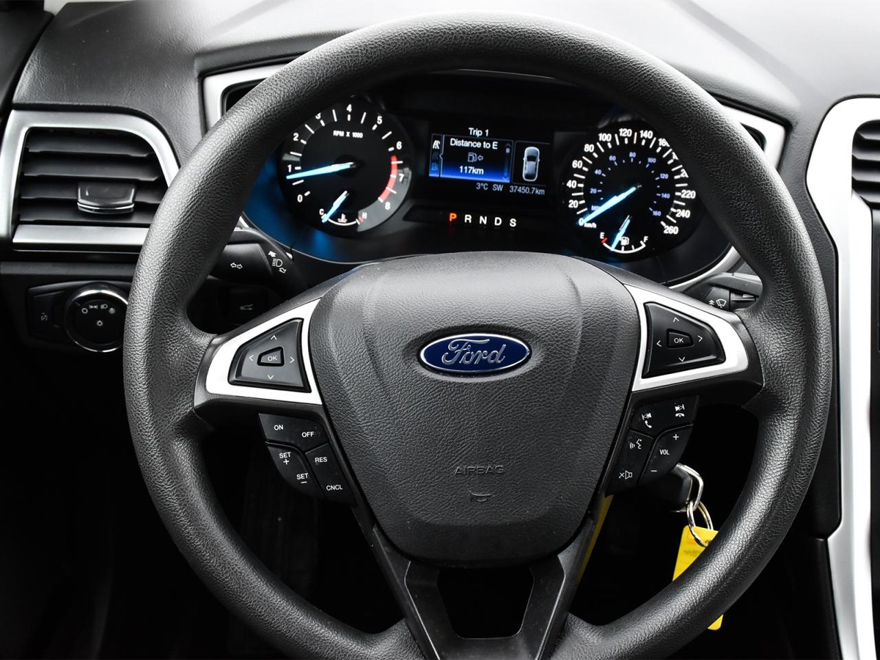 2016 Ford Fusion SE ~Power Seats ~Bluetooth ~Camera ~Alloys ~A/C Photo