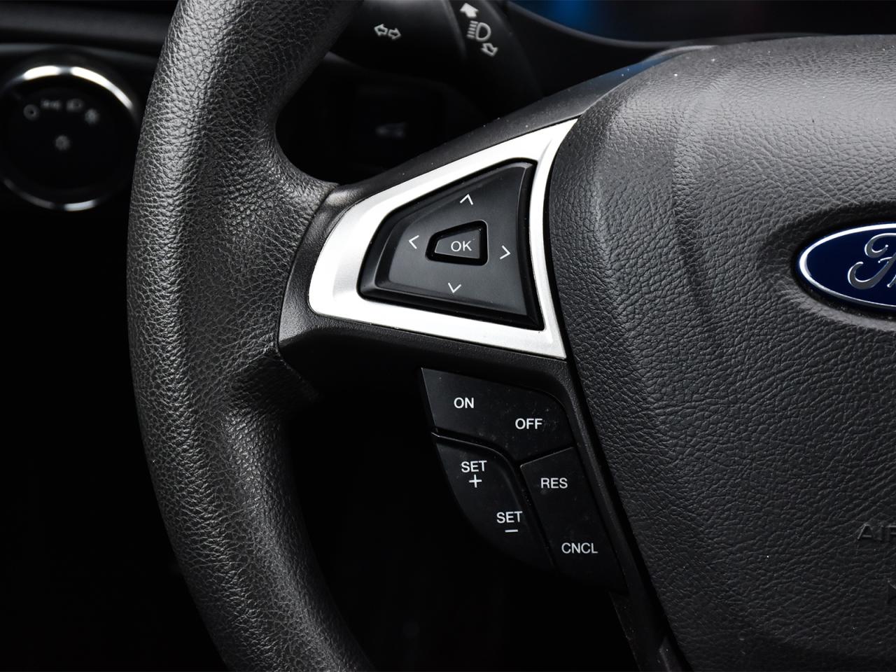 2016 Ford Fusion SE ~Power Seats ~Bluetooth ~Camera ~Alloys ~A/C Photo