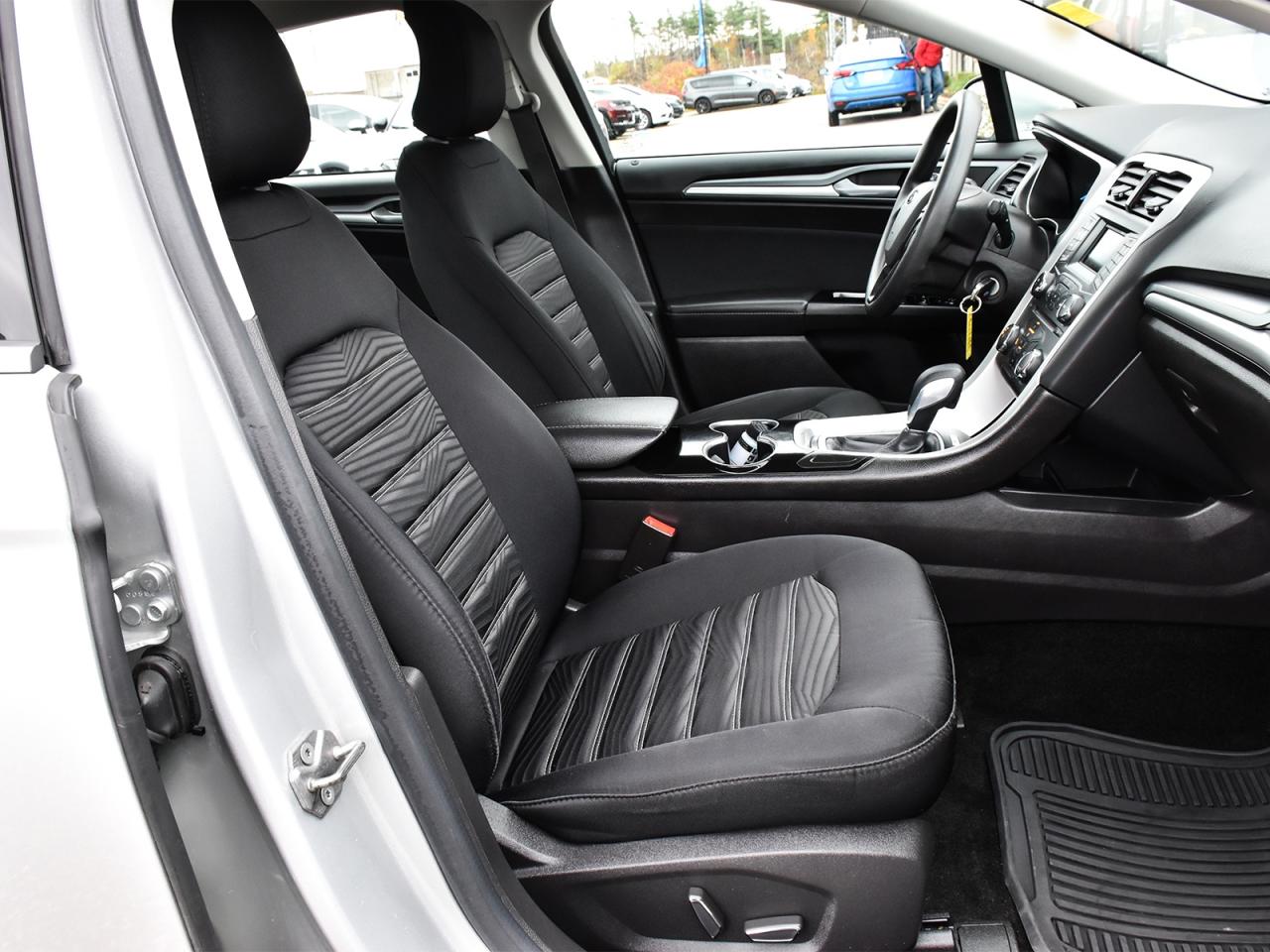 2016 Ford Fusion SE ~Power Seats ~Bluetooth ~Camera ~Alloys ~A/C Photo