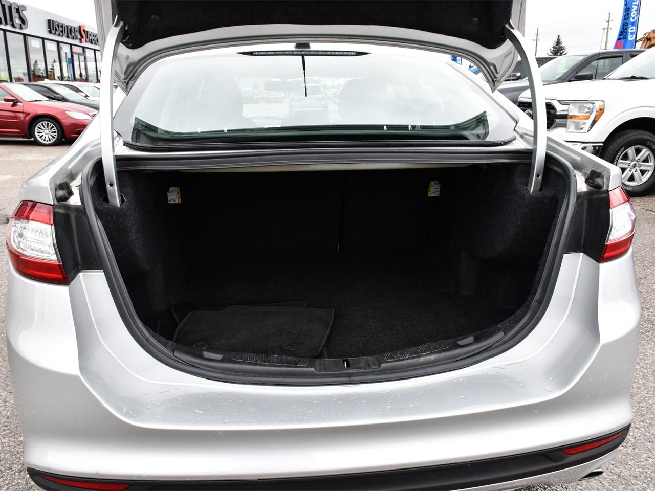 2016 Ford Fusion SE ~Power Seats ~Bluetooth ~Camera ~Alloys ~A/C Photo