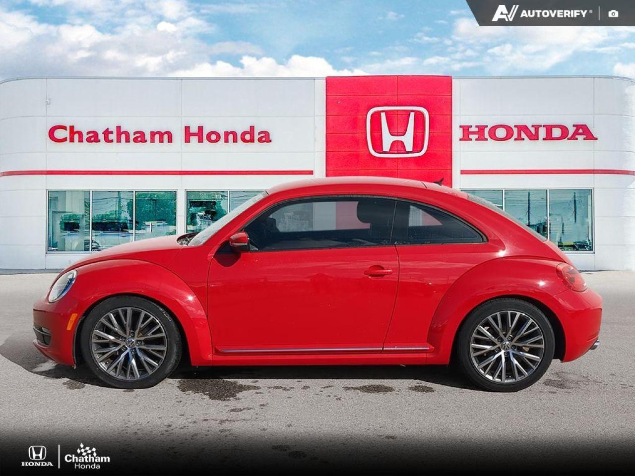 2013 Volkswagen Beetle Comfortline.  Super clean! One Owner, No Accidents Photo2