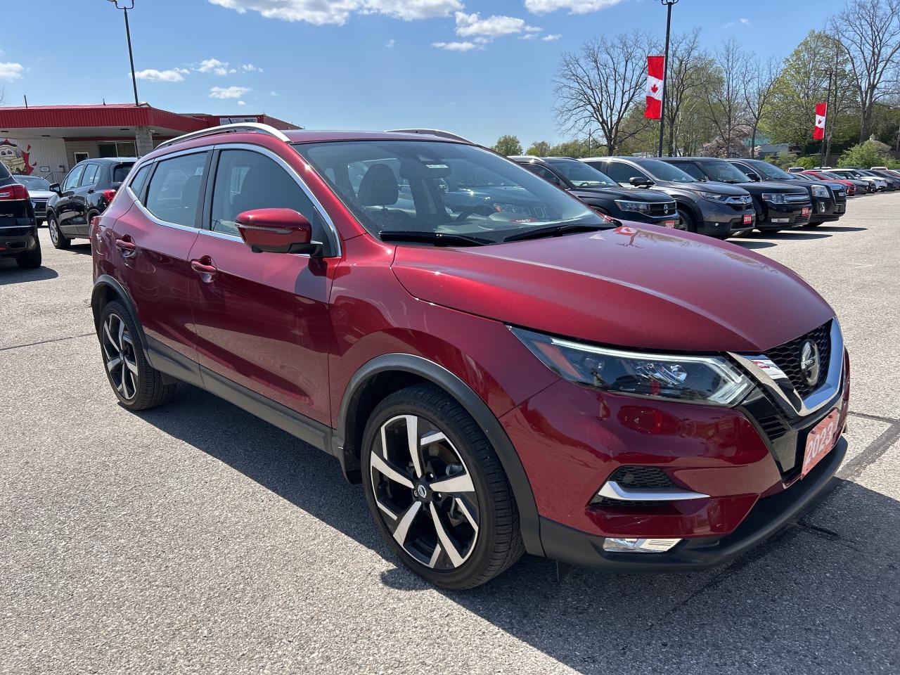 2023 Nissan Qashqai SL, LEATHER, SUNROOF, CLEAN CARFAX, REMOTE START! Photo3