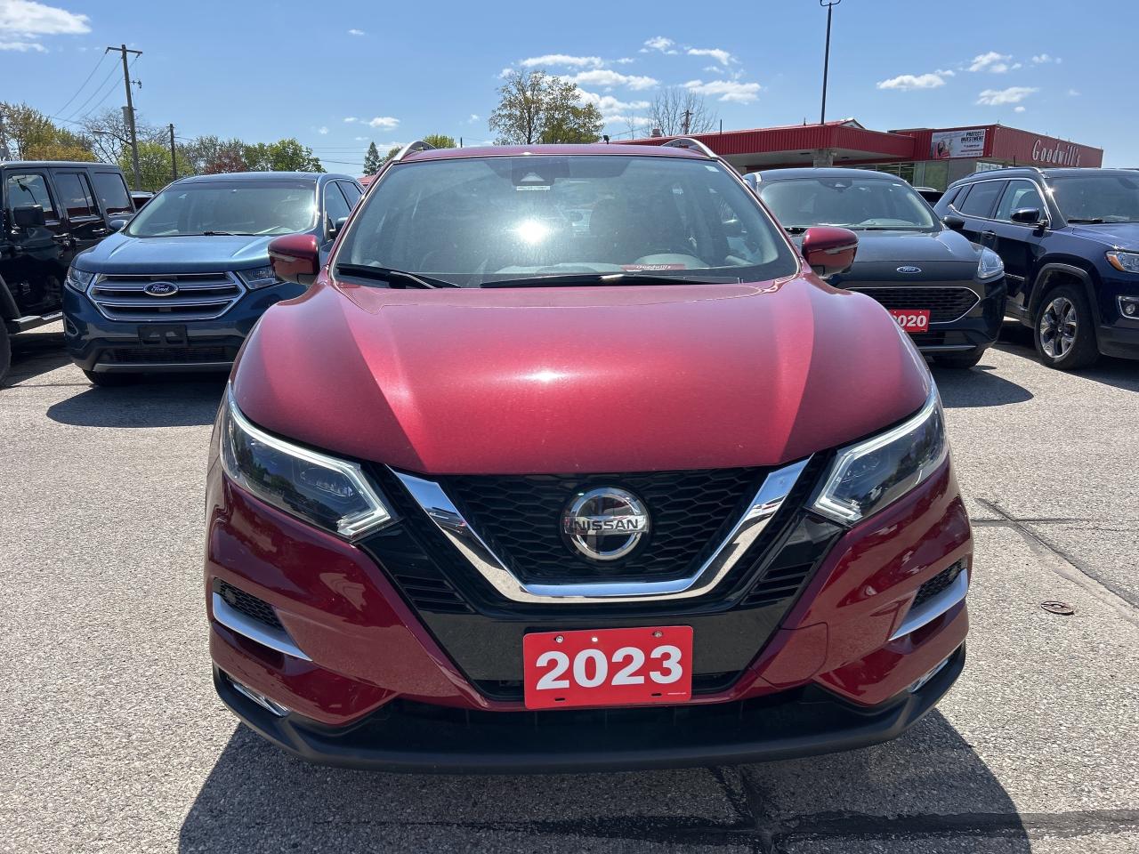 2023 Nissan Qashqai SL, LEATHER, SUNROOF, CLEAN CARFAX, REMOTE START! Photo
