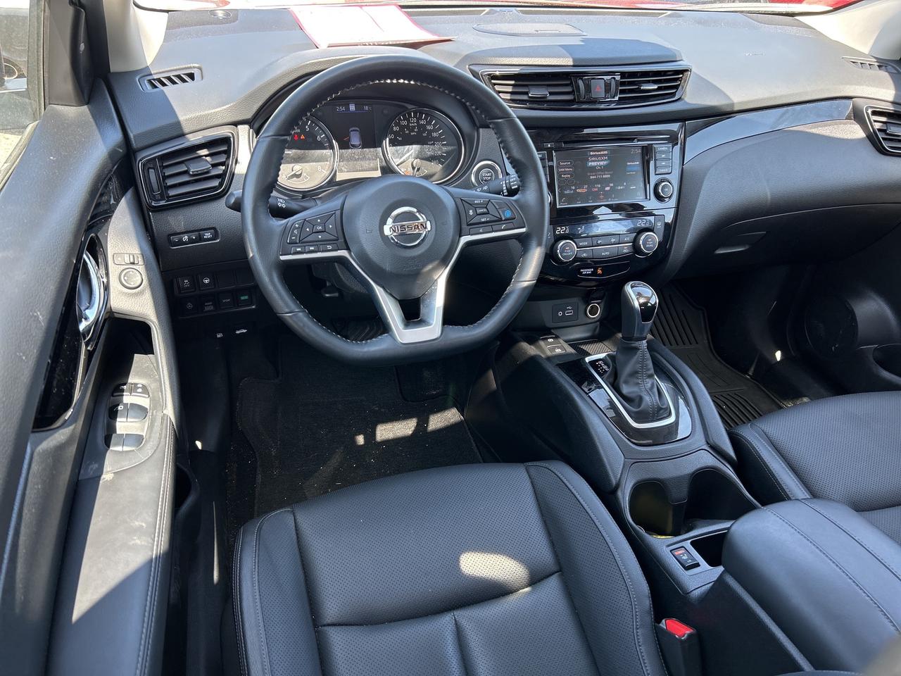 2023 Nissan Qashqai SL, LEATHER, SUNROOF, CLEAN CARFAX, REMOTE START! Photo