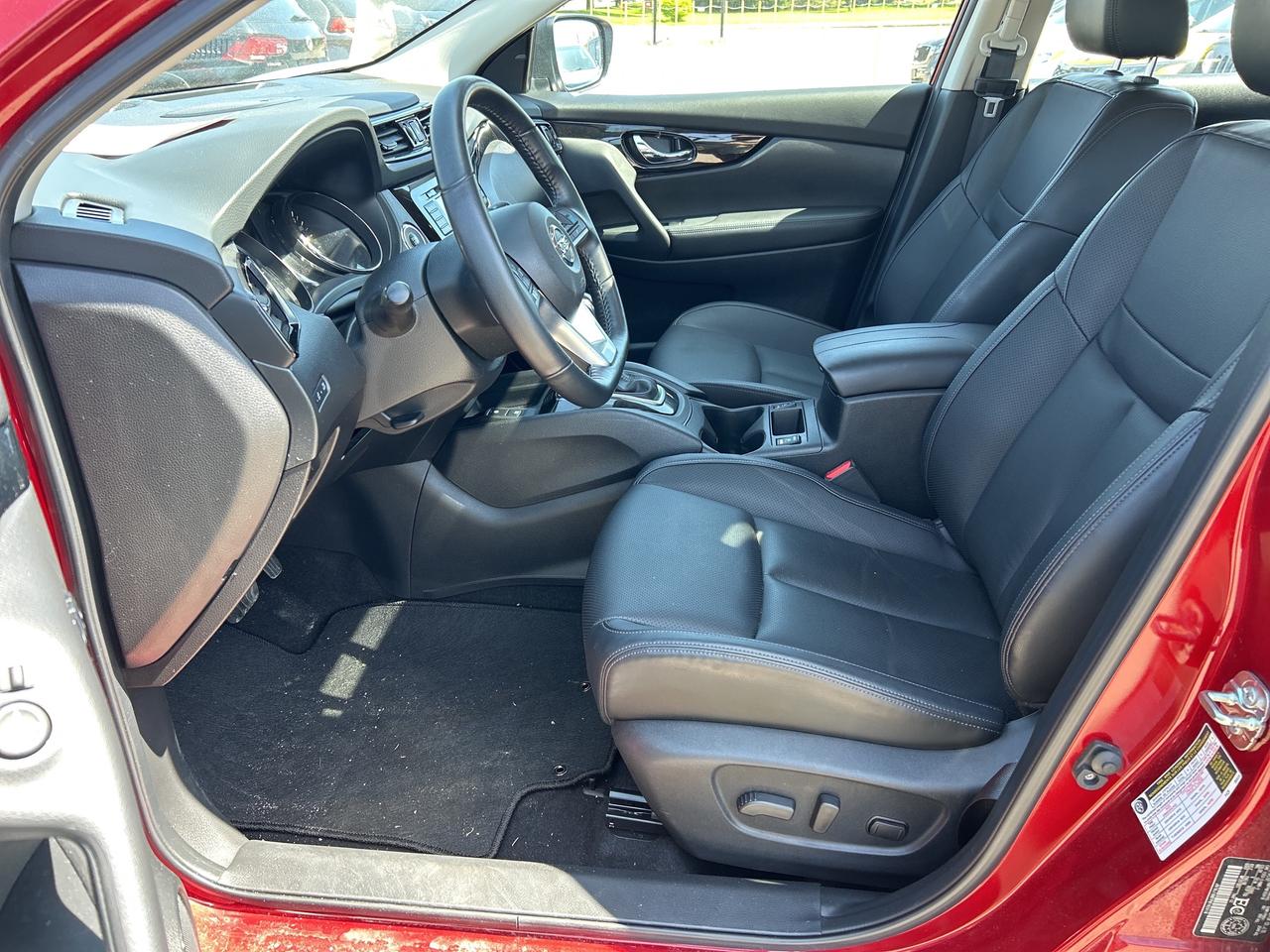 2023 Nissan Qashqai SL, LEATHER, SUNROOF, CLEAN CARFAX, REMOTE START! Photo