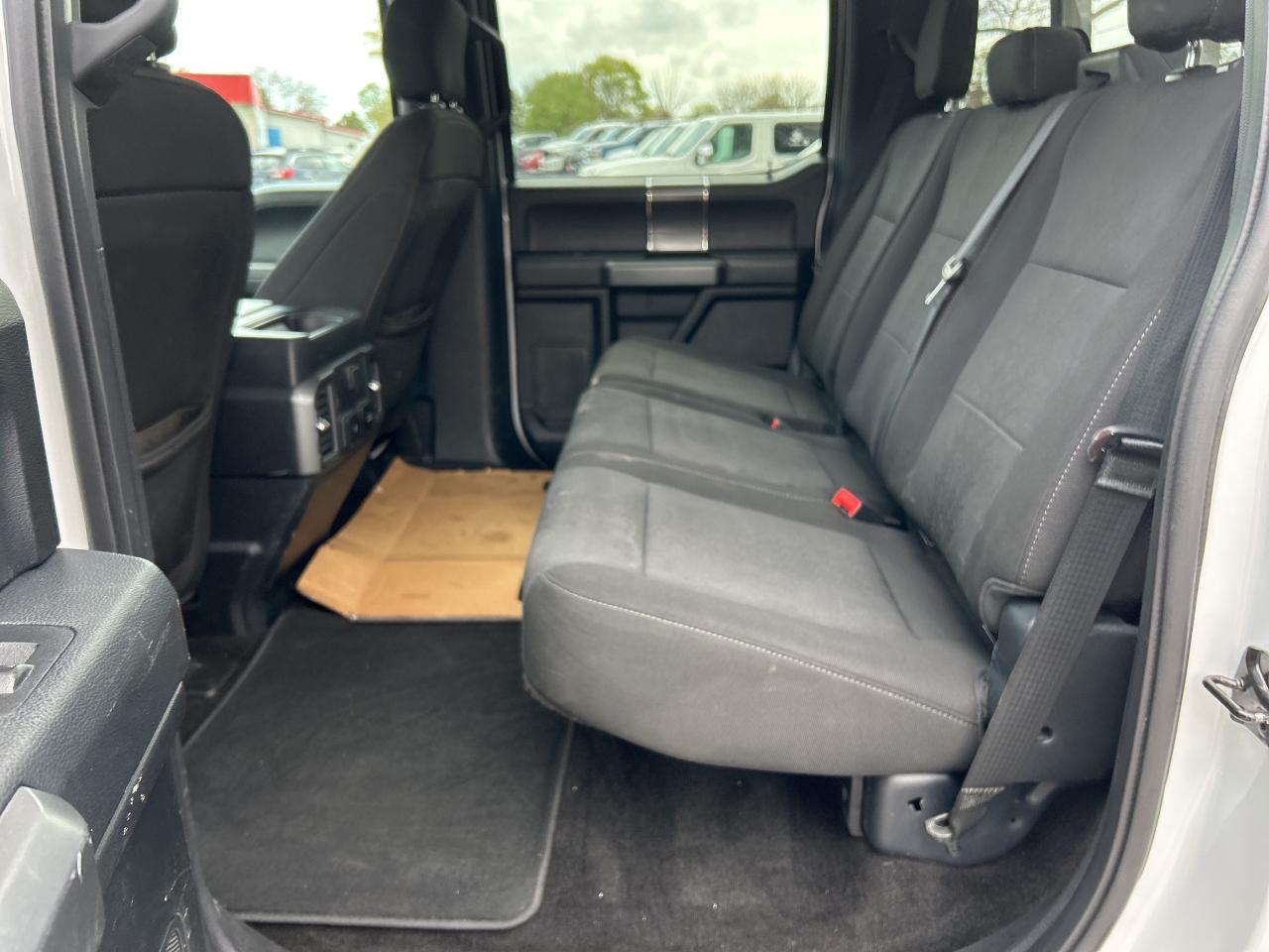 2018 Ford F-150 XLT, CLEAN CARFAX, 4X4, BACK UP CAMERA! Photo