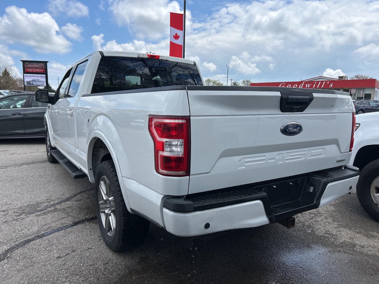 2018 Ford F-150 XLT, CLEAN CARFAX, 4X4, BACK UP CAMERA! Photo