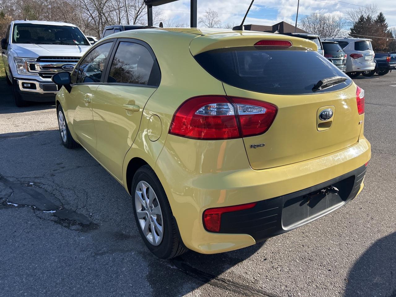 2016 Kia Rio LX, HATCH BACK, AUTOMATIC, BLUETOOTH! Photo