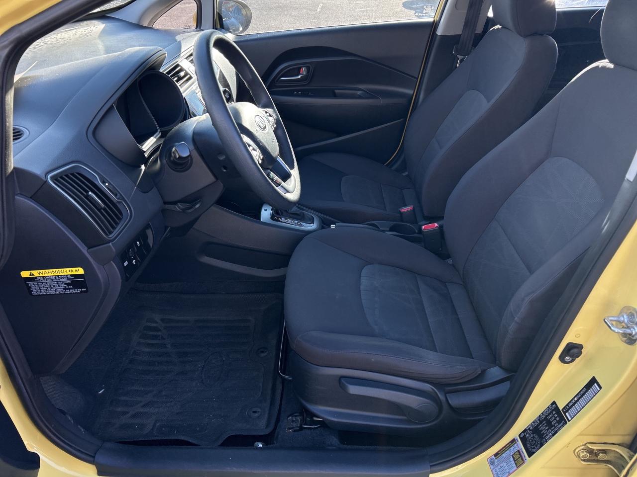 2016 Kia Rio LX, HATCH BACK, AUTOMATIC, BLUETOOTH! Photo