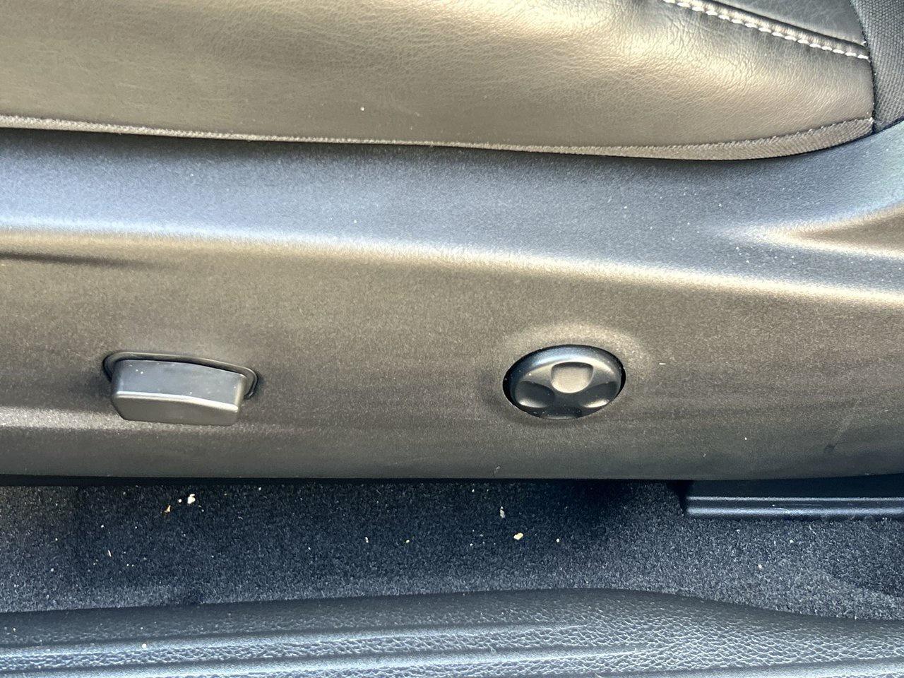 2021 Dodge Challenger Scat Pack 392 Alpine Sound MBRP Exhaust Low KMS! B Photo