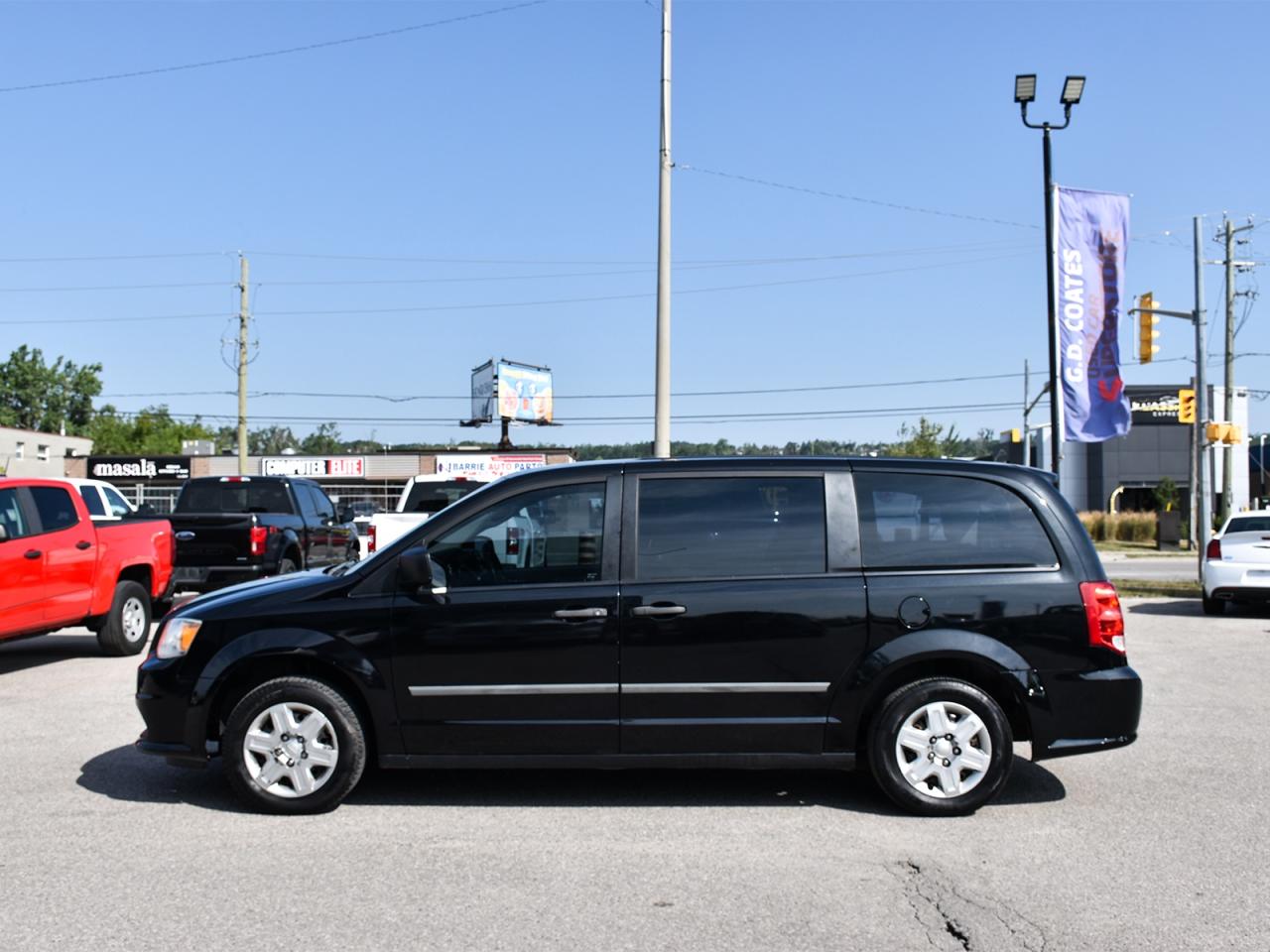 2012 Dodge Grand Caravan SE ~Dual Zone Air ~Rear Stow 'N Go Photo3