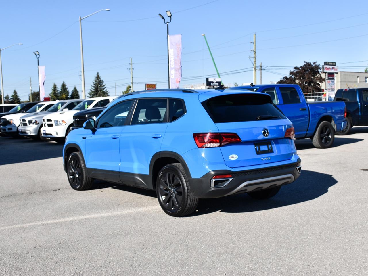 2024 Volkswagen Taos Comfortline ~Leather ~Moonroof ~Bluetooth ~Camera Photo4