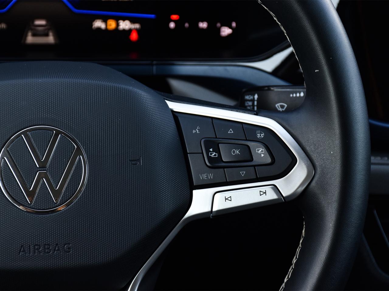 2024 Volkswagen Taos Comfortline ~Leather ~Moonroof ~Bluetooth ~Camera Photo