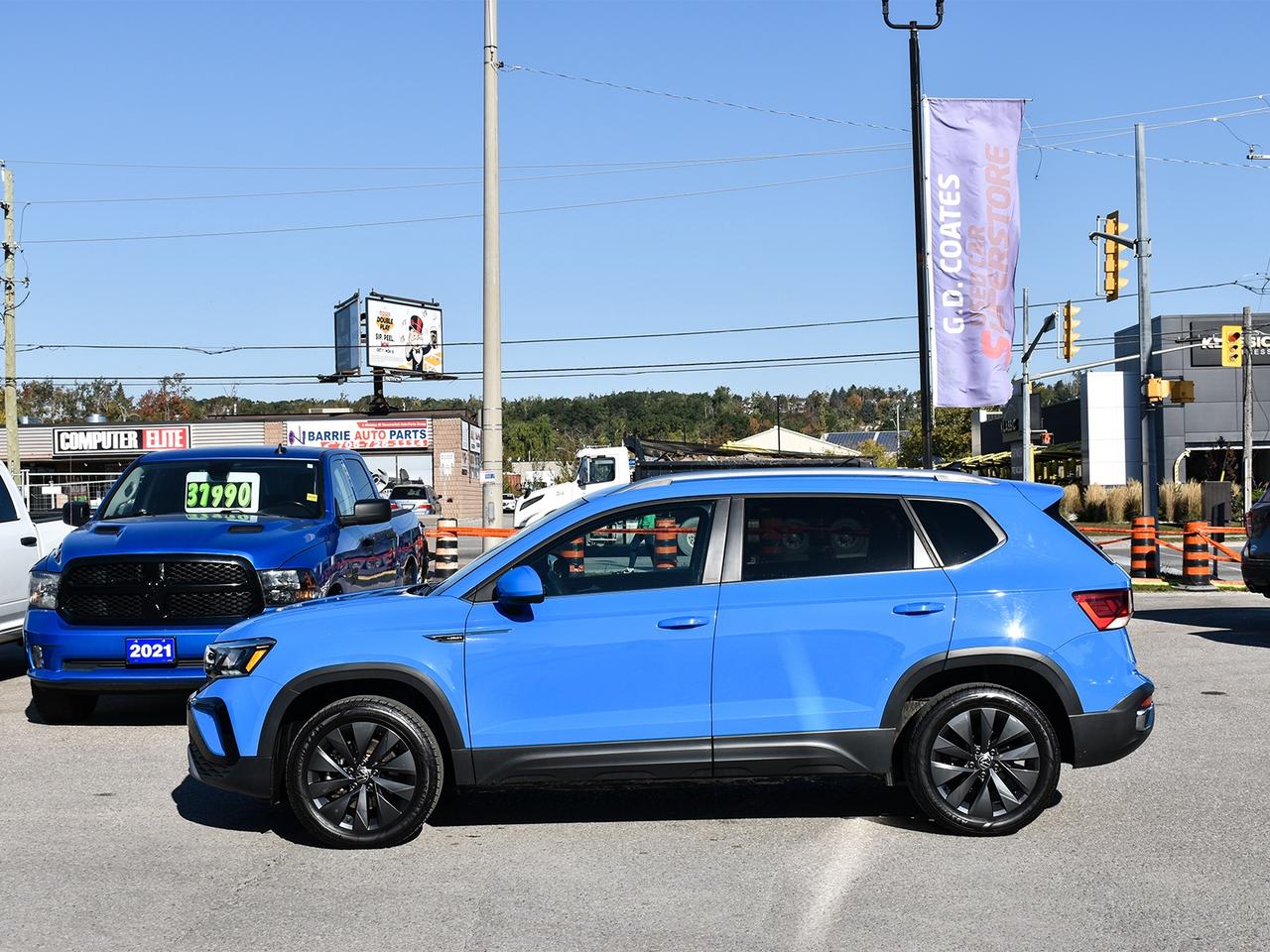 2024 Volkswagen Taos Comfortline ~Leather ~Moonroof ~Bluetooth ~Camera Photo3