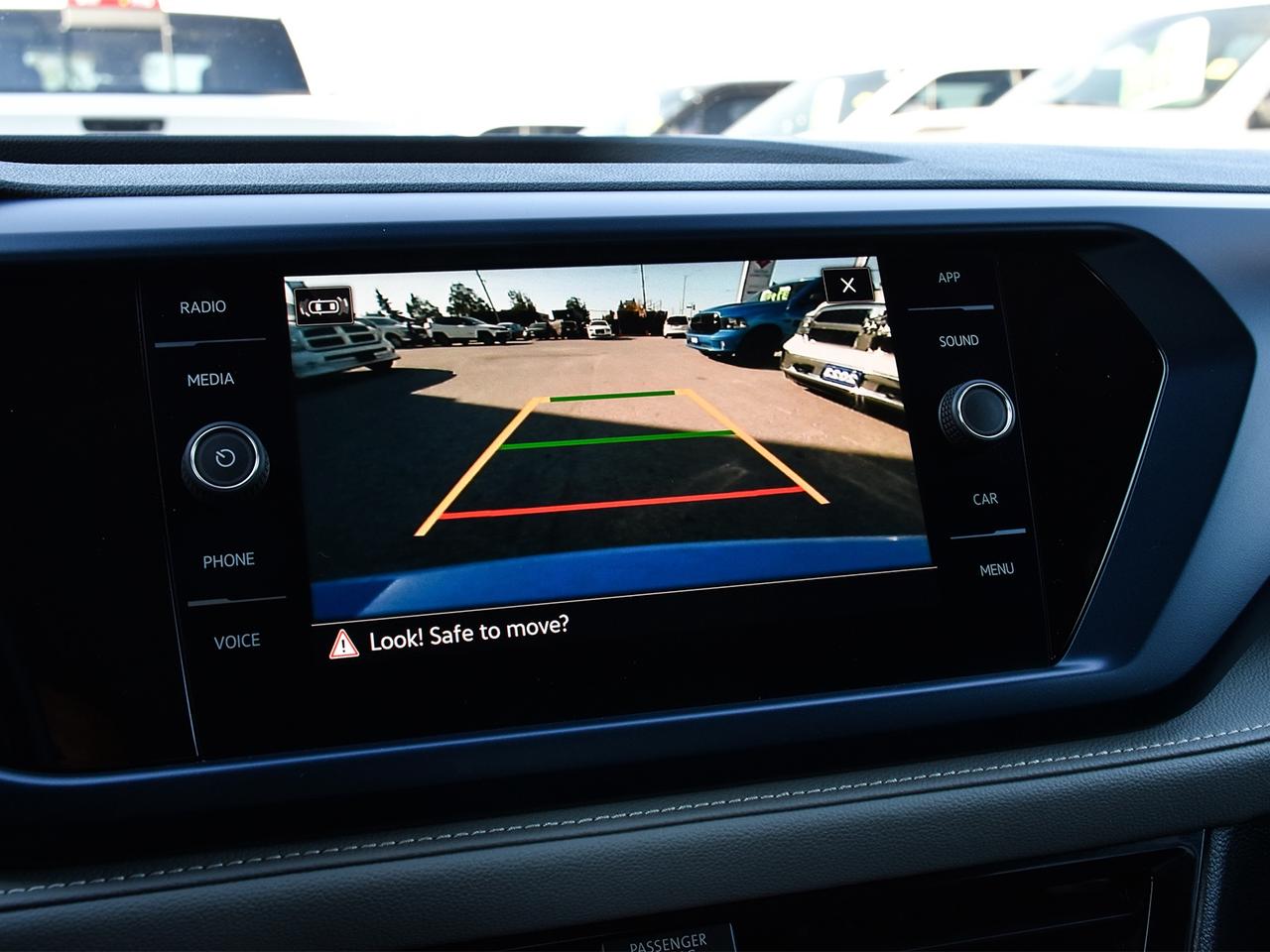 2024 Volkswagen Taos Comfortline ~Leather ~Moonroof ~Bluetooth ~Camera Photo