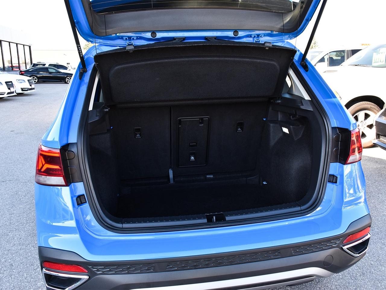 2024 Volkswagen Taos Comfortline ~Leather ~Moonroof ~Bluetooth ~Camera Photo