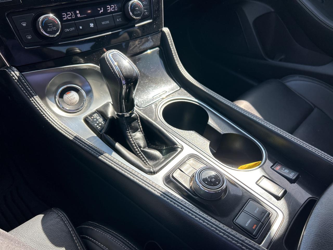 2016 Nissan Maxima SV, REMOTE START, LEATHER, BACKUP CAM, NAV! Photo