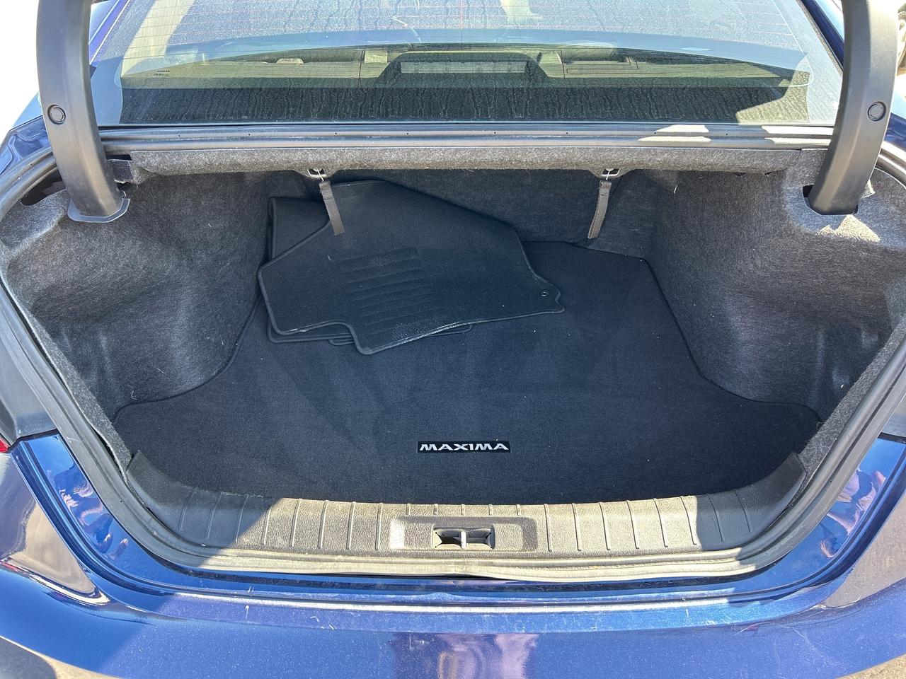 2016 Nissan Maxima SV, REMOTE START, LEATHER, BACKUP CAM, NAV! Photo