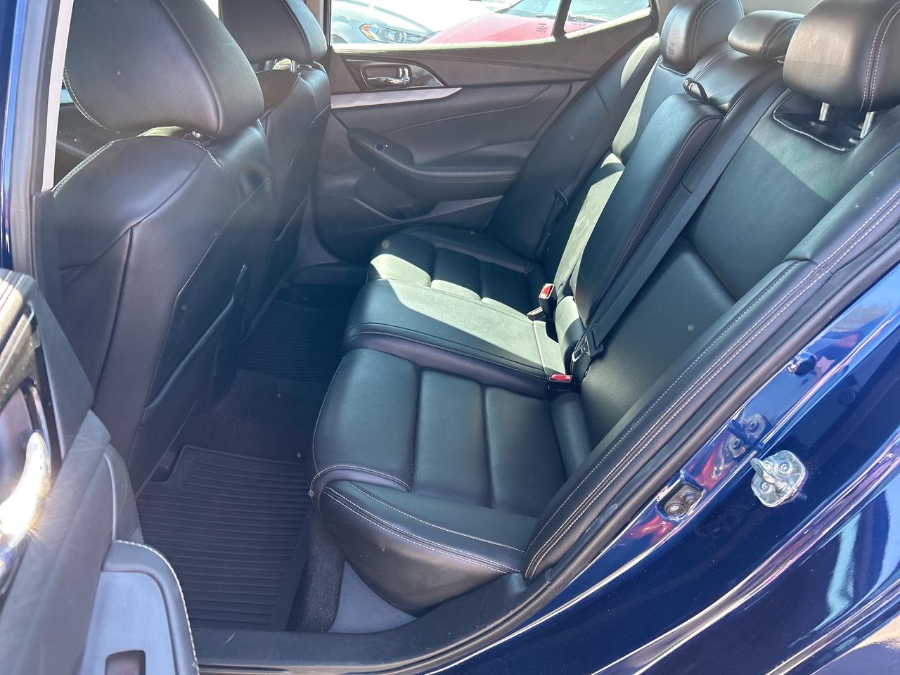 2016 Nissan Maxima SV, REMOTE START, LEATHER, BACKUP CAM, NAV! Photo