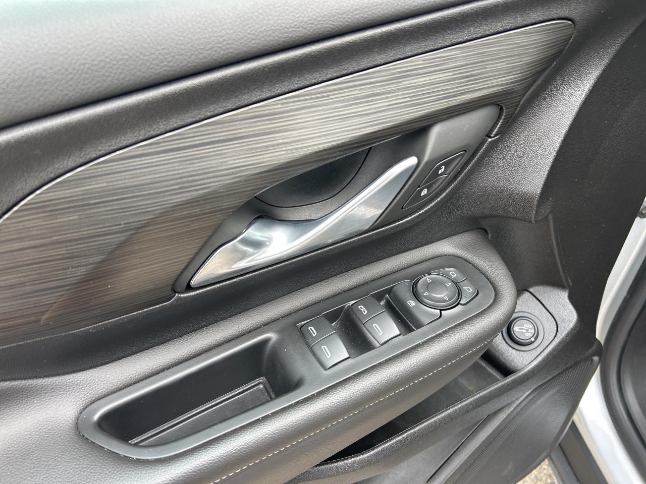 2022 GMC Terrain SLE, ACCESSIBLE SEATING, AWD, REMOTE START! Photo