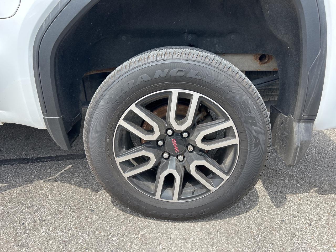 2020 GMC Sierra 1500 AT4, CLEAN CARFAX, HEATED/ COOLED LEATHER! Photo