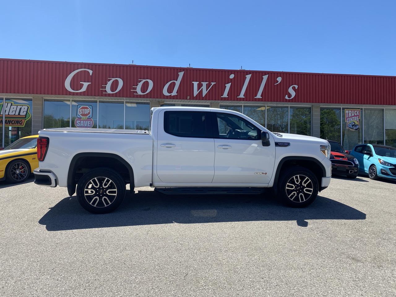 2020 GMC Sierra 1500 AT4, CLEAN CARFAX, HEATED/ COOLED LEATHER! Photo