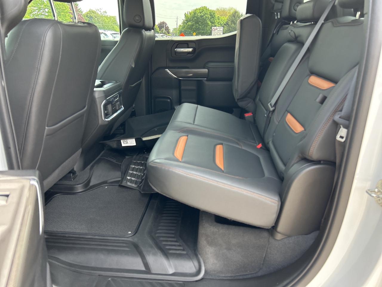 2021 GMC Sierra 1500 AT4, CLEAN CARFAX, HEATED/ COOLED LEATHER! Photo