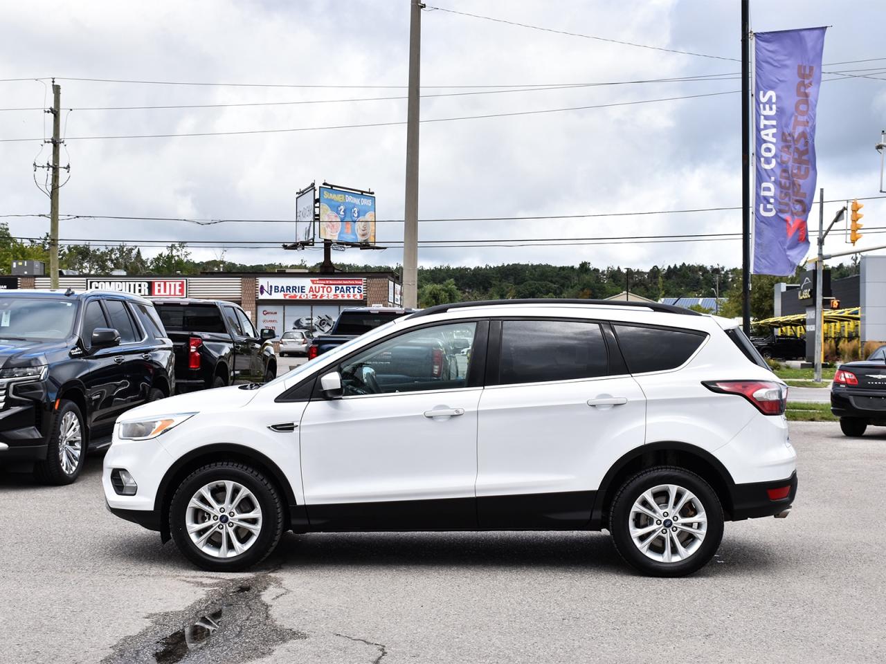 2018 Ford Escape SE 4x4 ~Heated + Power seats ~Bluetooth ~Camera Photo3
