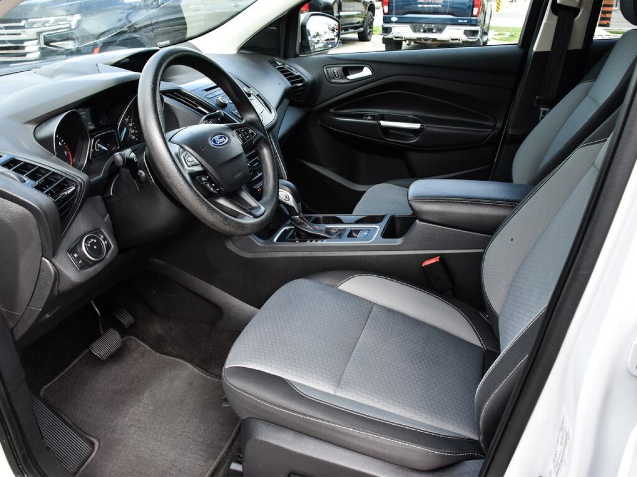 2018 Ford Escape SE 4x4 ~Heated + Power seats ~Bluetooth ~Camera Photo