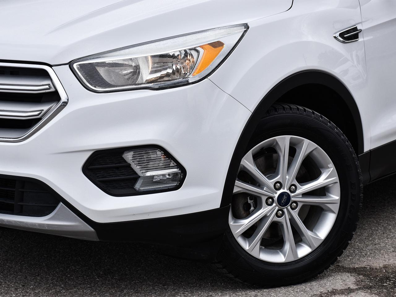 2018 Ford Escape SE 4x4 ~Heated + Power seats ~Bluetooth ~Camera Photo