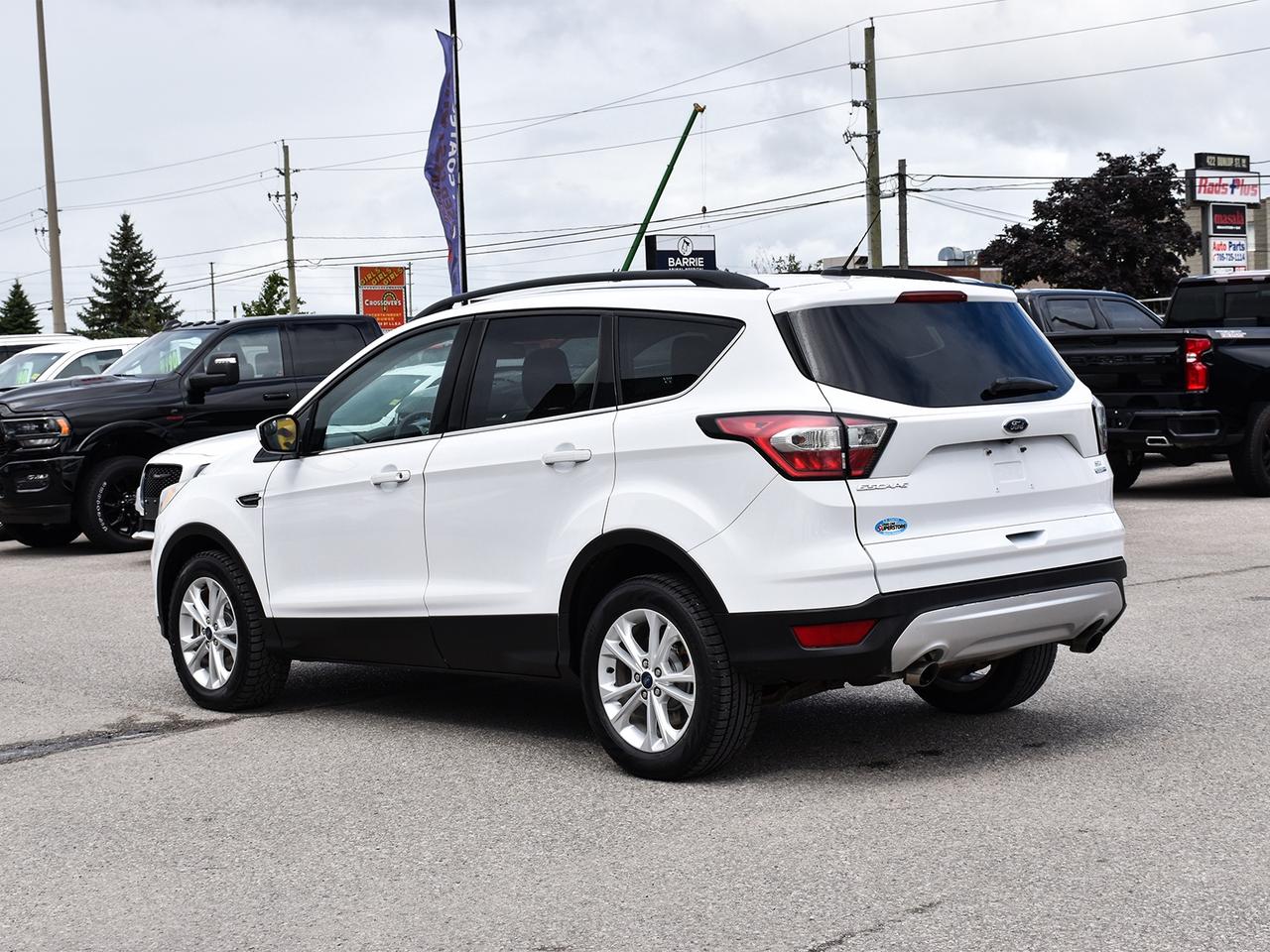 2018 Ford Escape SE 4x4 ~Heated + Power seats ~Bluetooth ~Camera Photo