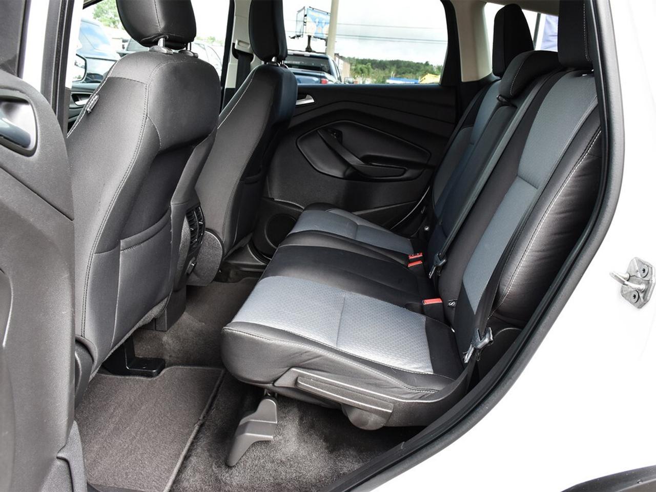 2018 Ford Escape SE 4x4 ~Heated + Power seats ~Bluetooth ~Camera Photo