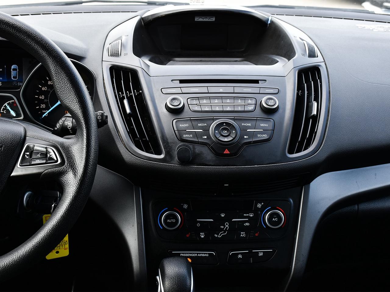 2018 Ford Escape SE 4x4 ~Heated + Power seats ~Bluetooth ~Camera Photo