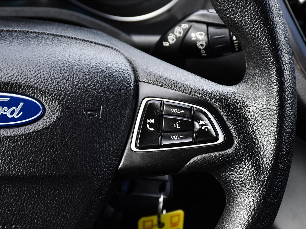 2018 Ford Escape SE 4x4 ~Heated + Power seats ~Bluetooth ~Camera Photo