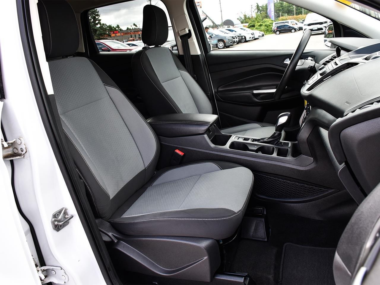 2018 Ford Escape SE 4x4 ~Heated + Power seats ~Bluetooth ~Camera Photo