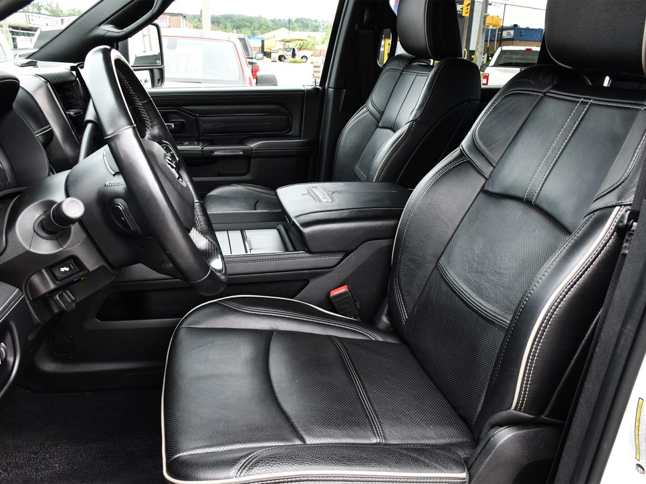 2024 RAM 2500 Limited Crew Cab 4x4 ~Nav ~Leather ~Harman/Kardon Photo